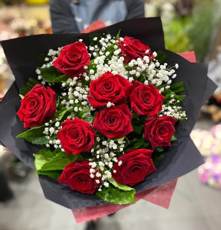 28 rosas rojas